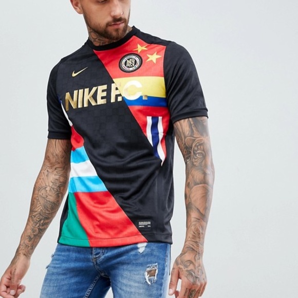 nike black soccer jersey